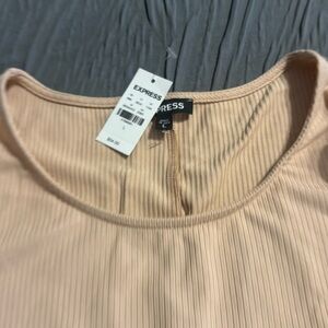 Express crème color see
Thru sleeves